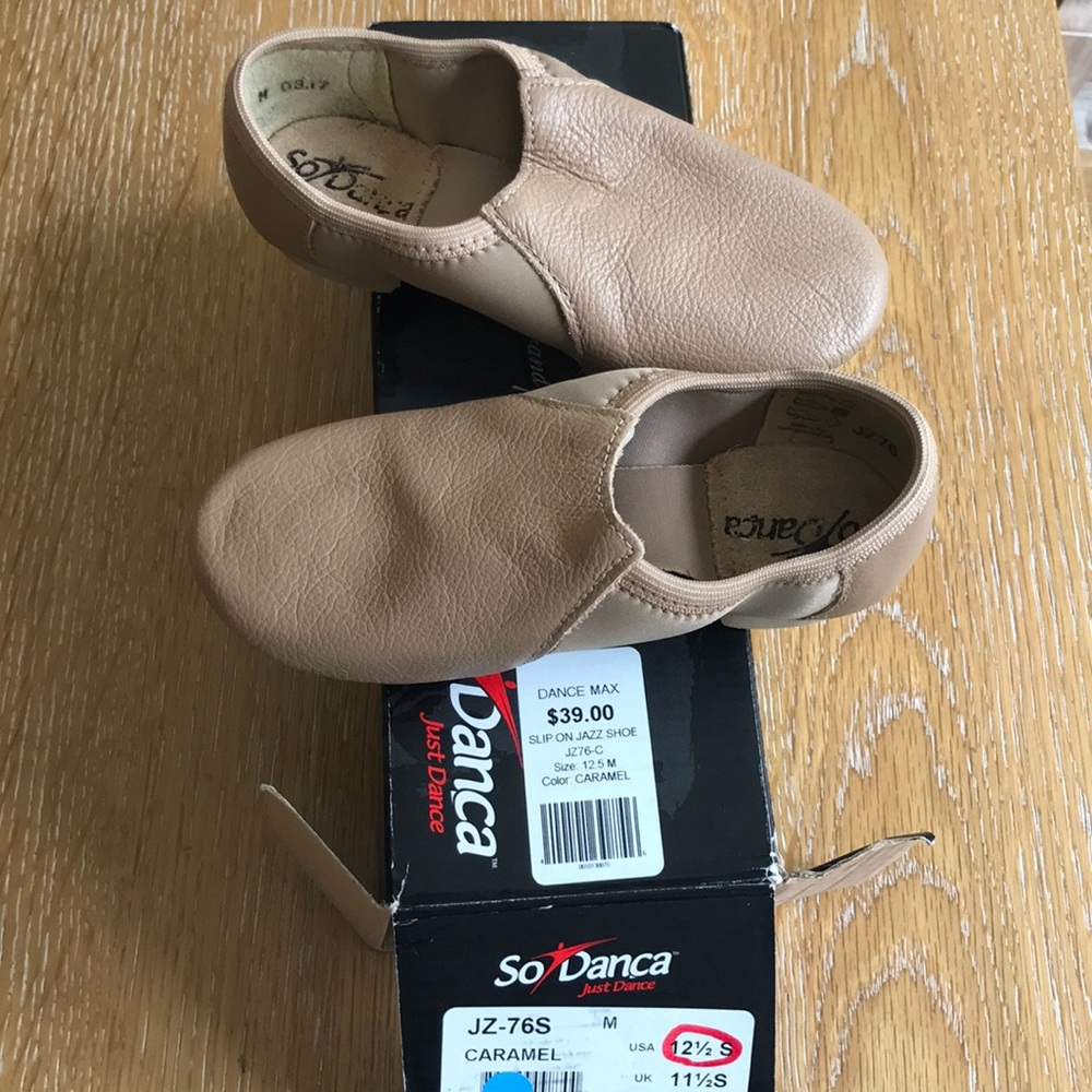 So Danca slip on jazz shoe. Caramel color. NWT